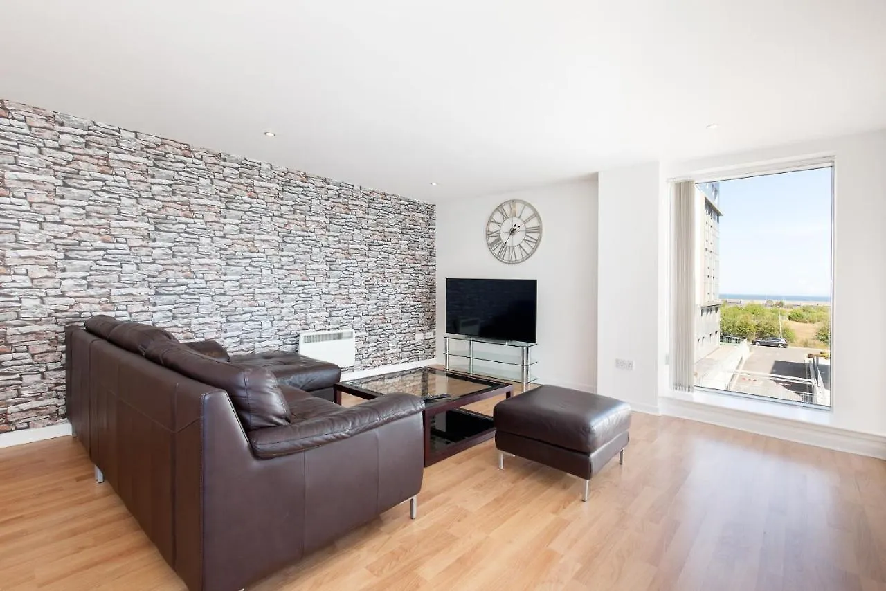 Stylish Garden View Apartment Edinburg