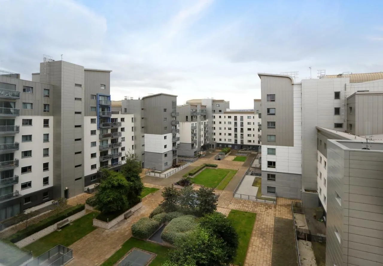 Stylish Garden View Apartment Edinburg 0*,  Storbritannien