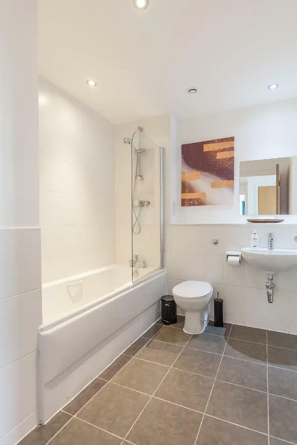Stylish Garden View Apartment Edinburg Storbritannien